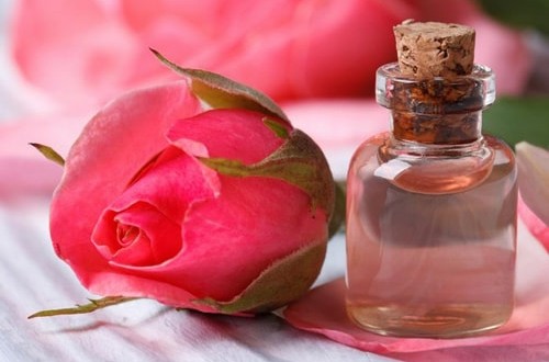 روغن-گل-سرخ-2-min-500x330.jpg
