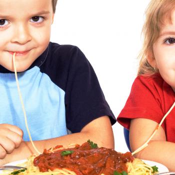 تغذیه کودکان باید چگونه باشد؟
