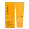 کرم ضد آفتاب و ضد لک بی رنگ SPF30 لافارر مناسب پوست خشک و معمولی بی رنگ 